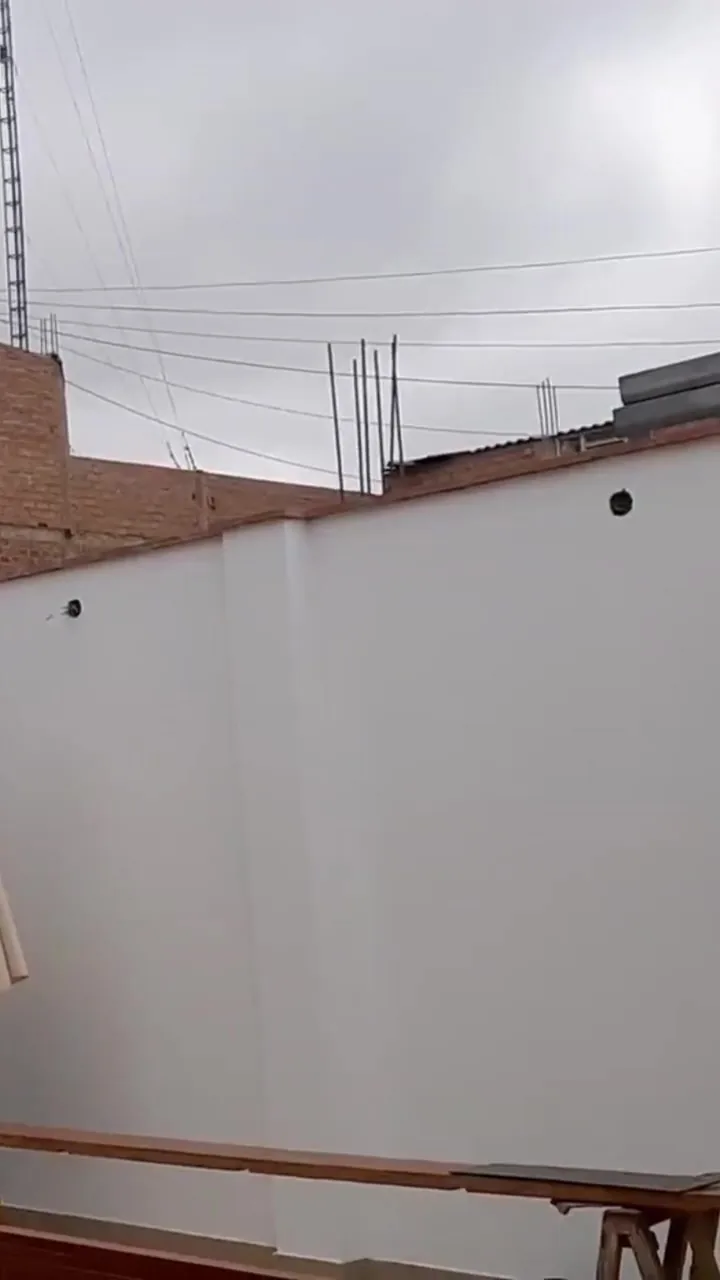 Recorrido 4 de pérgola de aluminio, lamas y estructura